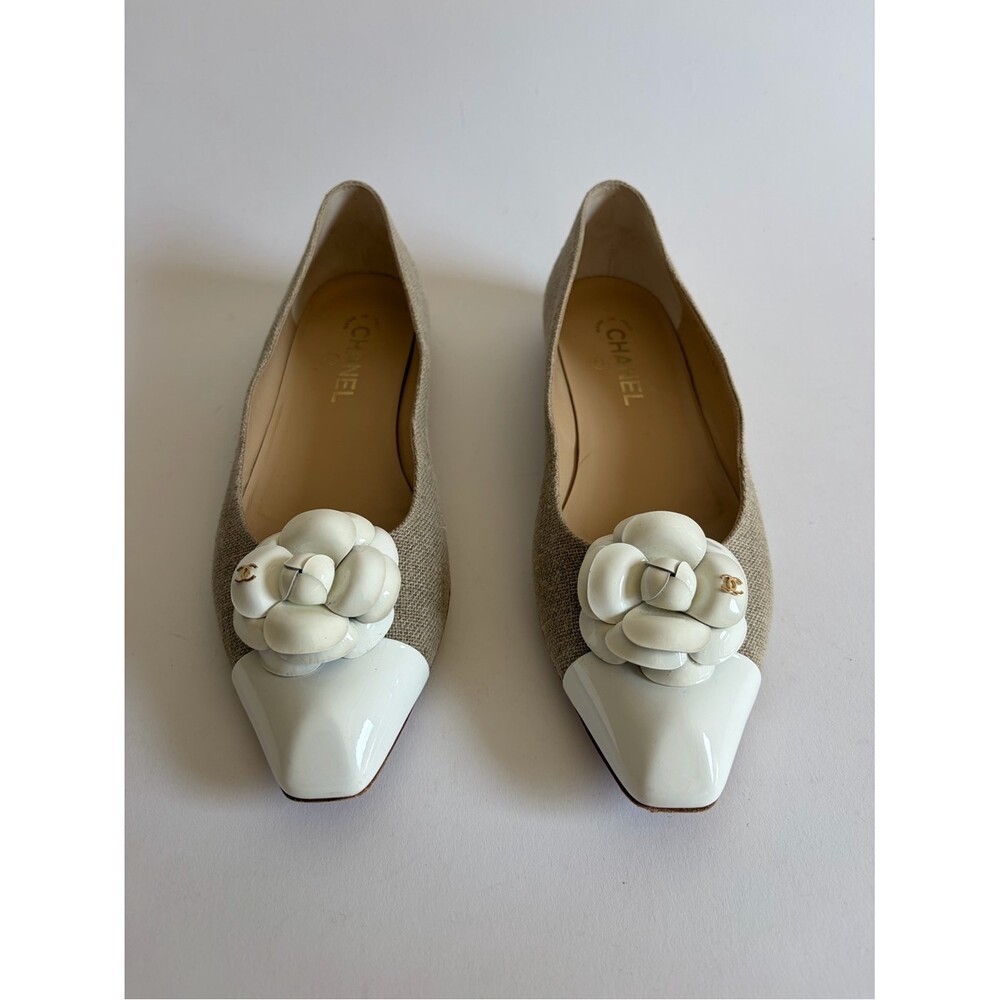 Chanel Tweed Beige and White Camellia Pointed Toe Flats - Picture 2 of 10